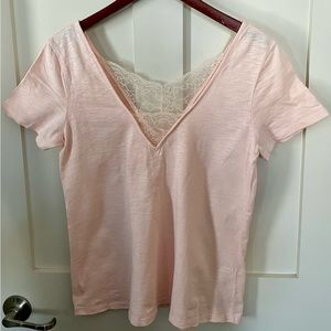 Promesa Peach V-Neck Tee with Lace Detail from Ruthie Grace 
Size Medium